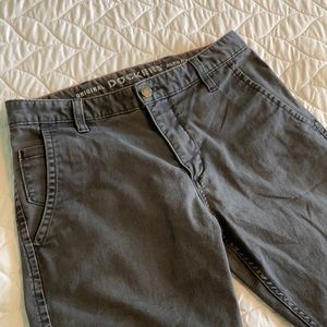 Men’s Dockers Alpha Khaki Gray size 30x30 slim